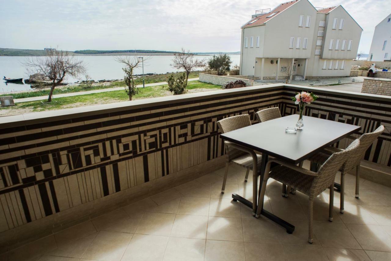 Apartments Svijet Mora 2 Povljana Exterior photo